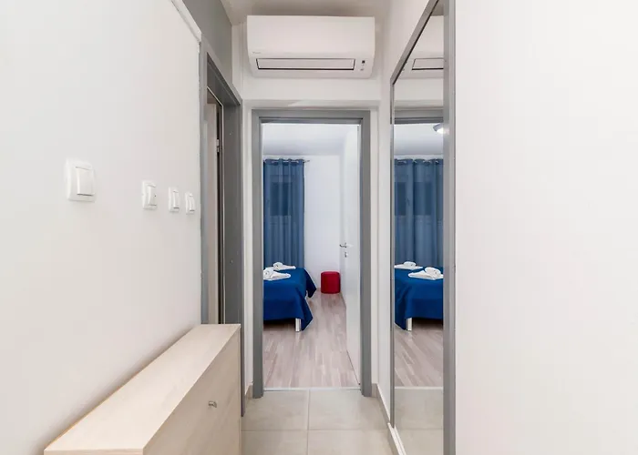 With Parking Space - Labin - 6464 דירה *