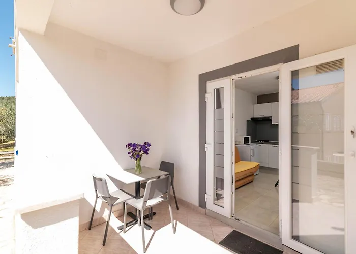 With Parking Space - Labin - 6464 ראבץ