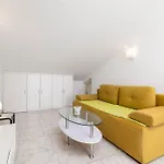 Appartamento With Parking Space Rabac, Labin - 6464 *