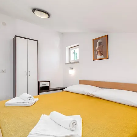 With Parking Space Rabac, Labin - 6464 شقة