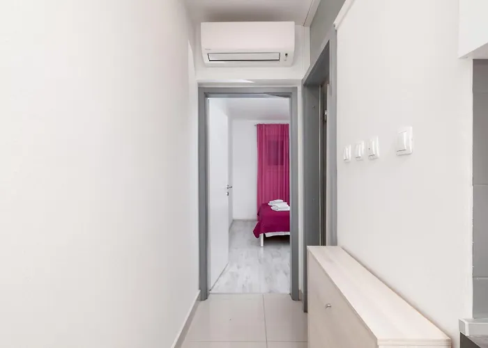 Apartman With Parking Space - Labin - 6464