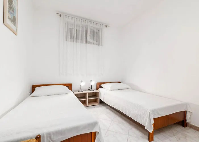 With Parking Space - Labin - 6464 Apartmán